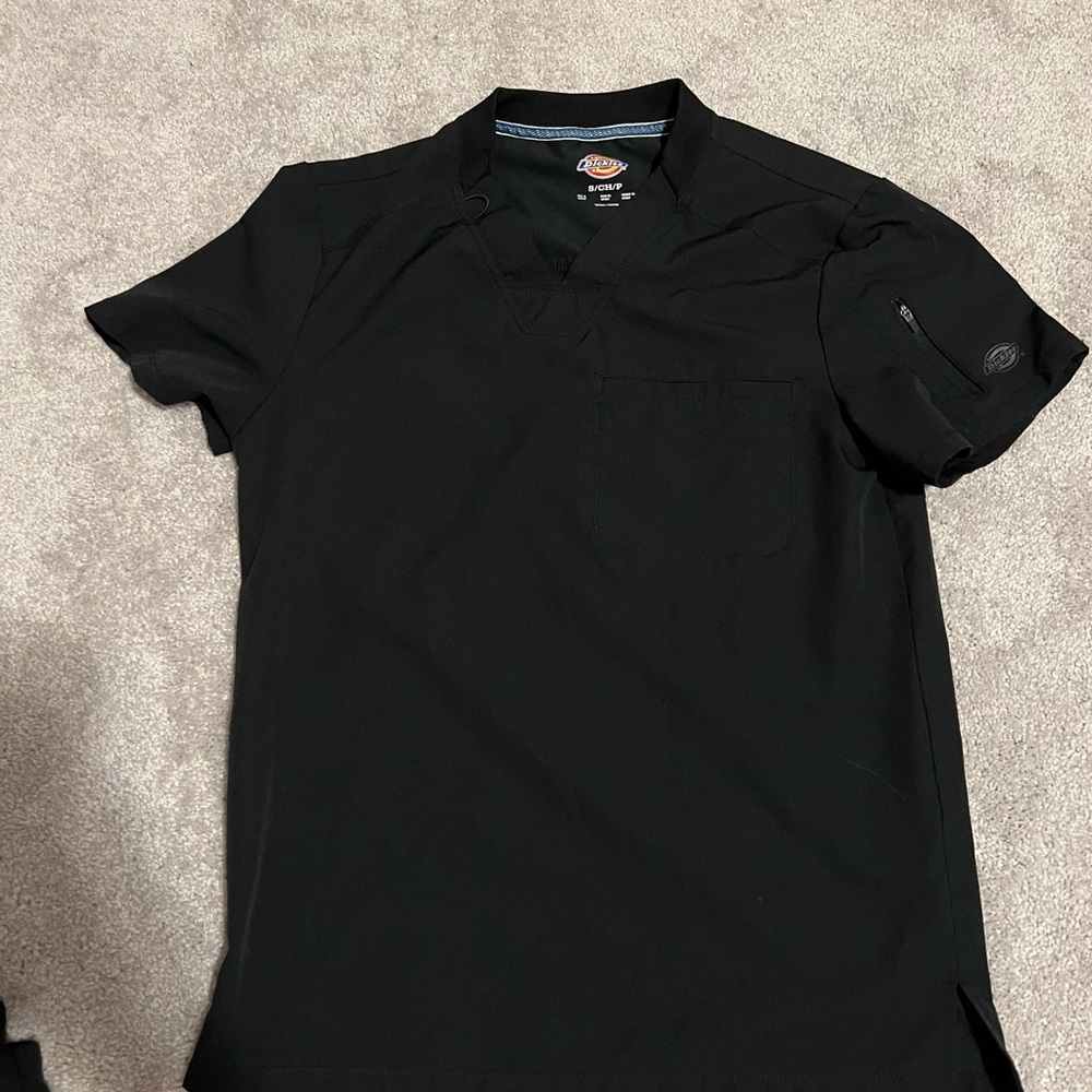 Mens dickies scrub top size small